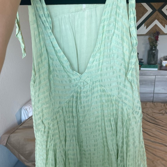Free People Celine Shapeless Midi Dress w/Asymmetrical Handkerchief Hem Honeydew - Picture 4 of 7